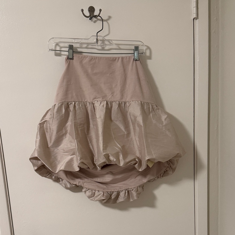 Elegant Beige Bubble strapless top